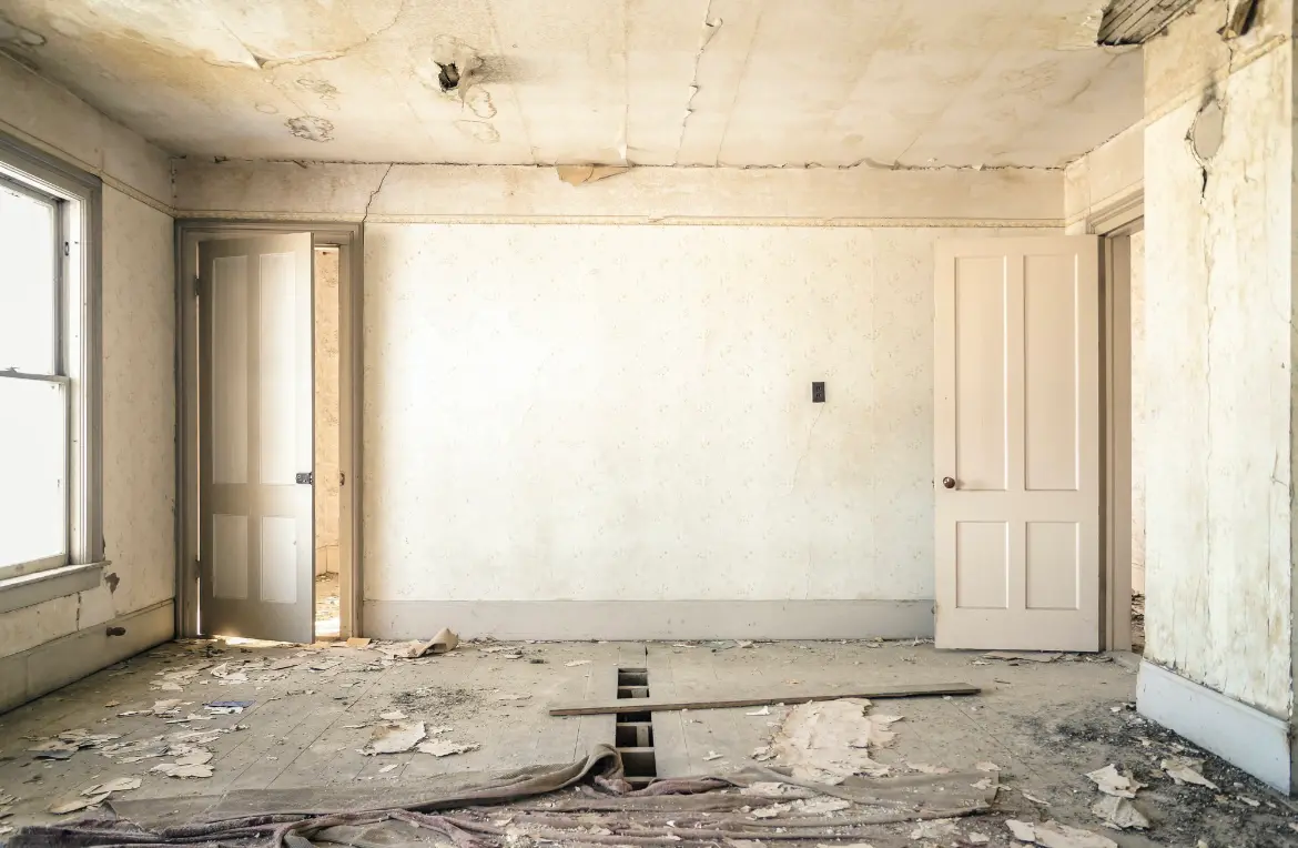 Waste disposal crew managing a cleanout project in Chillicothe